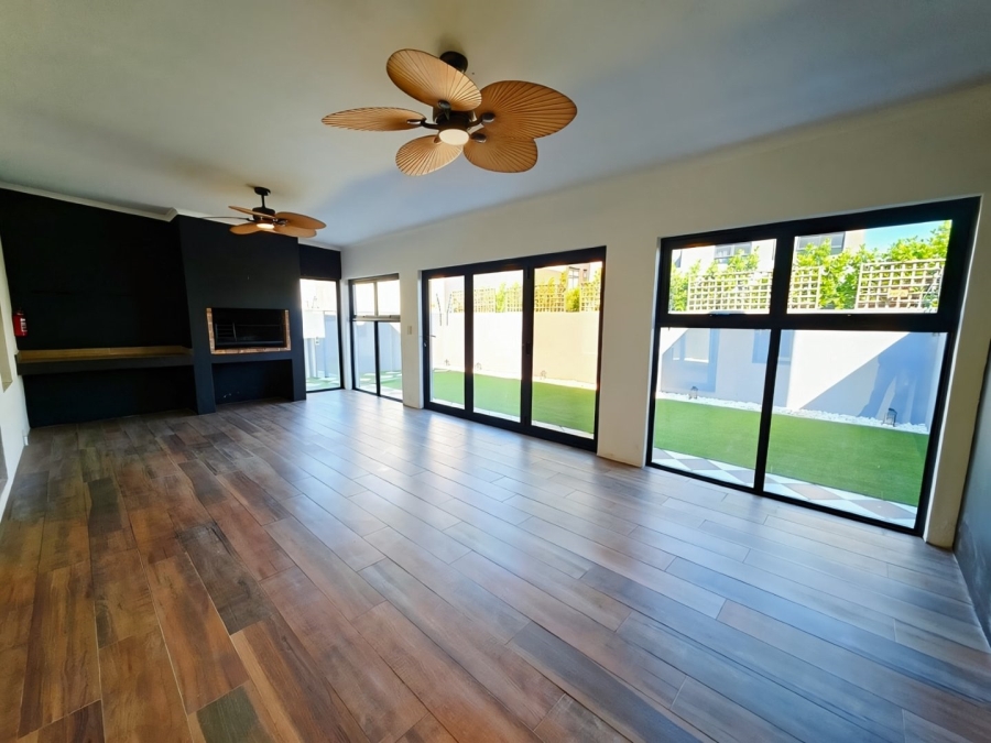 To Let 3 Bedroom Property for Rent in Sandown Western Cape